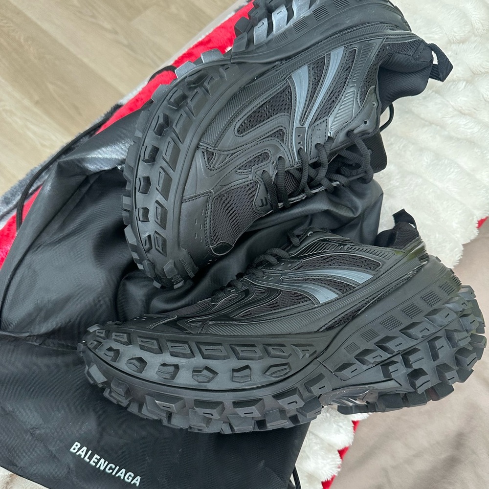 MENS Balenciaga Bouncer Sneaker